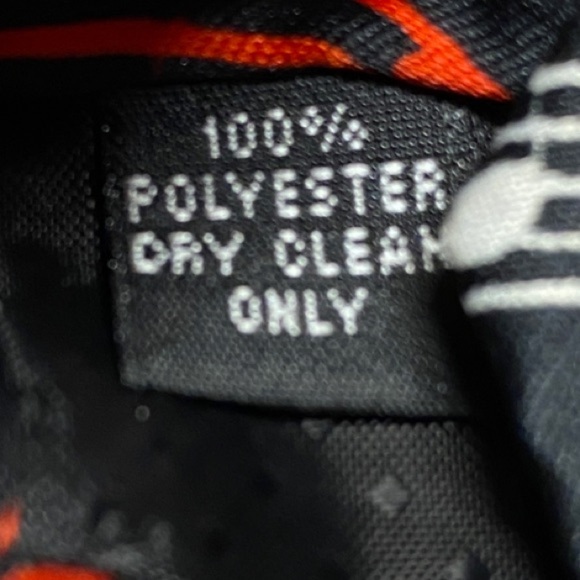 Three Rooker 2017 Black and Red Musical Note Tie - Picture 7 of 16